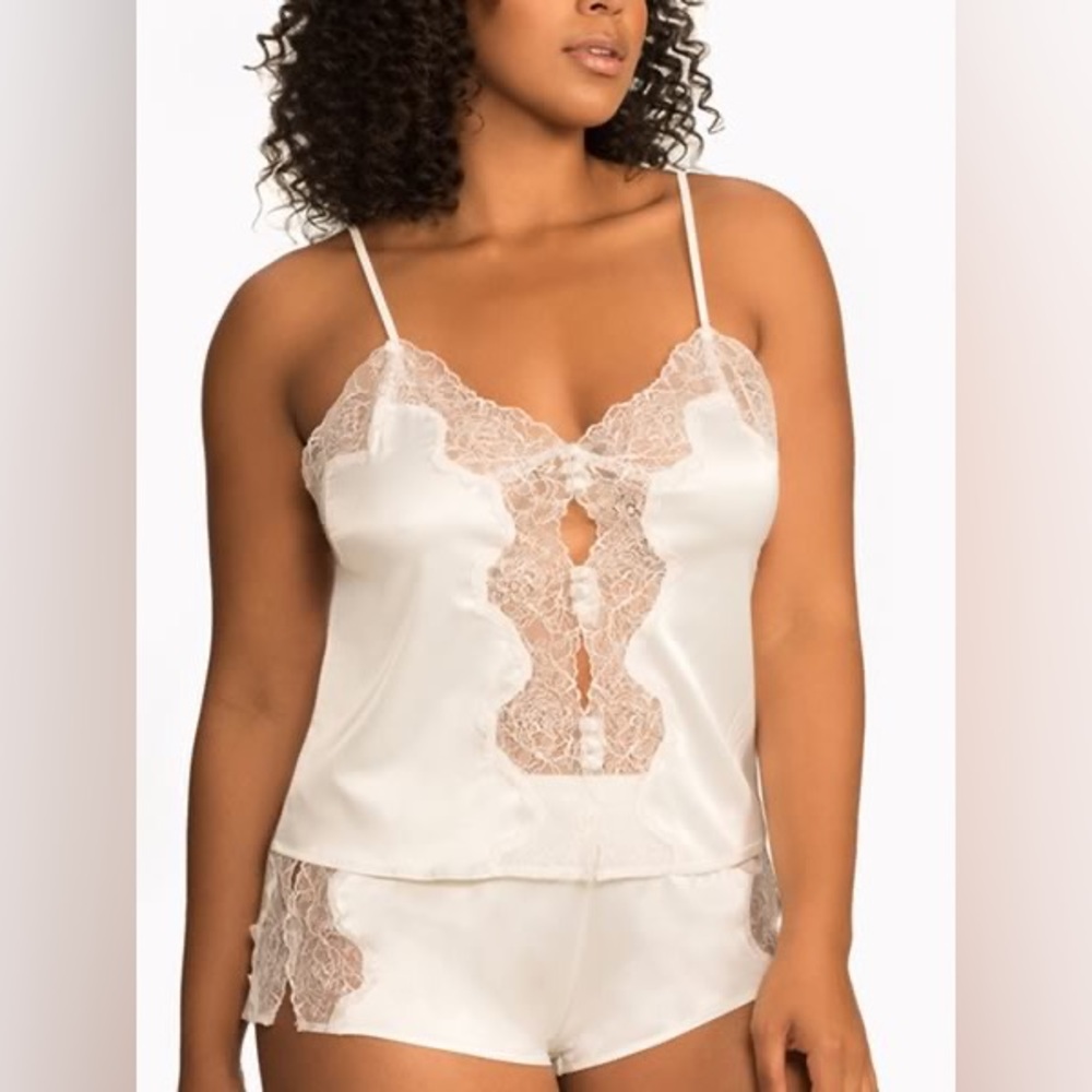 SavageXFenty Lacey Sleepwear Set